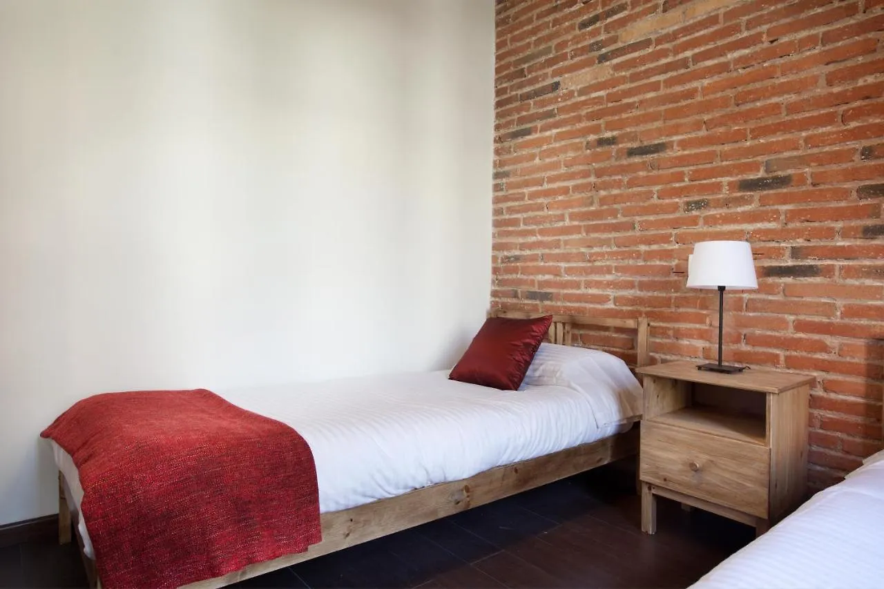 Family Apartment Near Sagrada Familia برشلونة 0*,