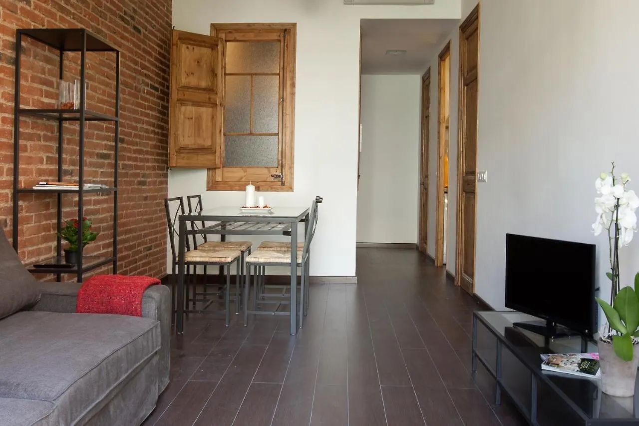 Family Apartment Near Sagrada Familia برشلونة