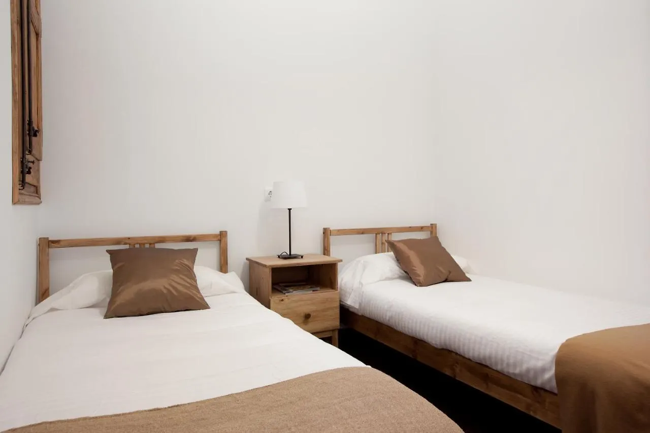 Family Apartment Near Sagrada Familia برشلونة إسبانيا
